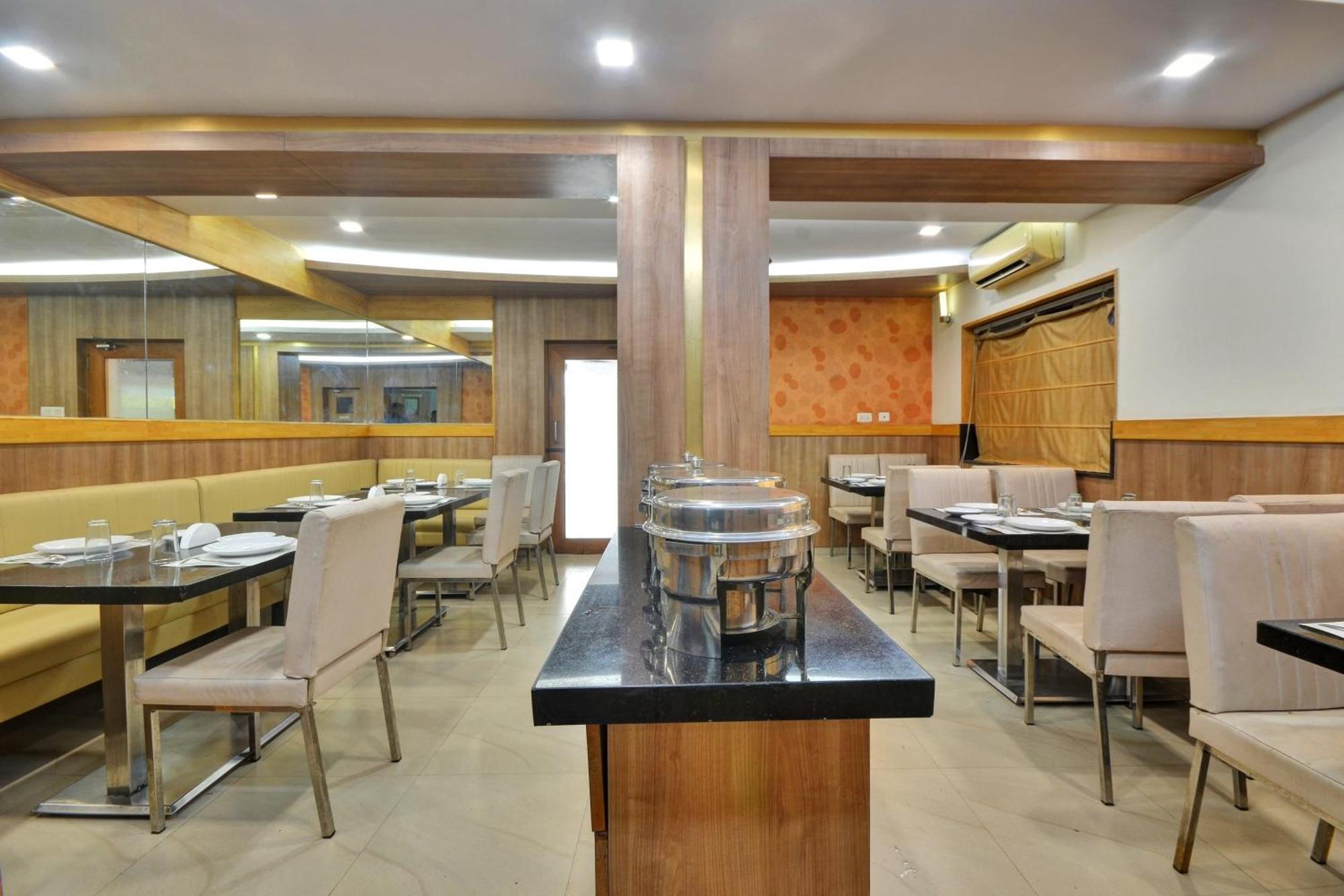 Townhouse Coastal Grand Hotels And Resorts Коимбатур Экстерьер фото